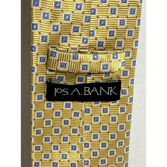 Jos. A. Bank Men's Tie 100% Silk Made In Italy Gold With Blue Squares - Picture 2 of 3
